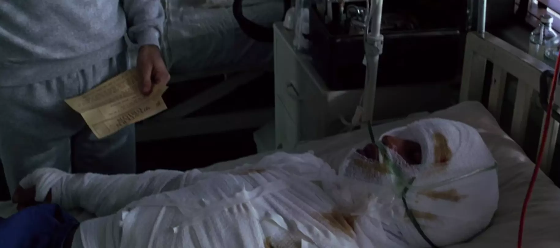 Скорее всего лейтенант Дэн в госпитале на самом деле выглядел так (кадр из к/ф "Форрест Гамп").